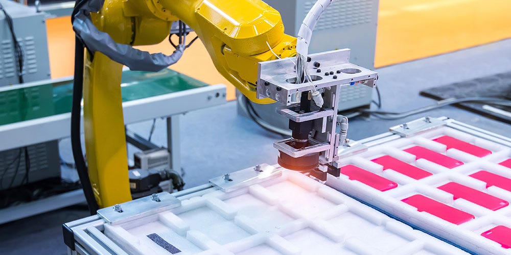 Automated defect detection system on a manufacturing line